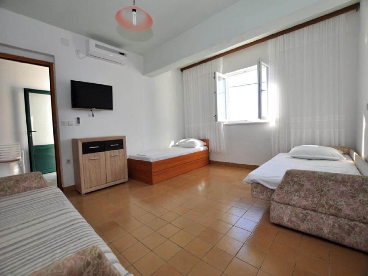House Karlo Apartments Omis Exterior photo