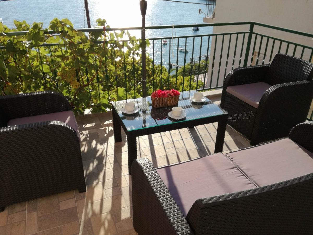 House Karlo Apartments Omis Exterior photo