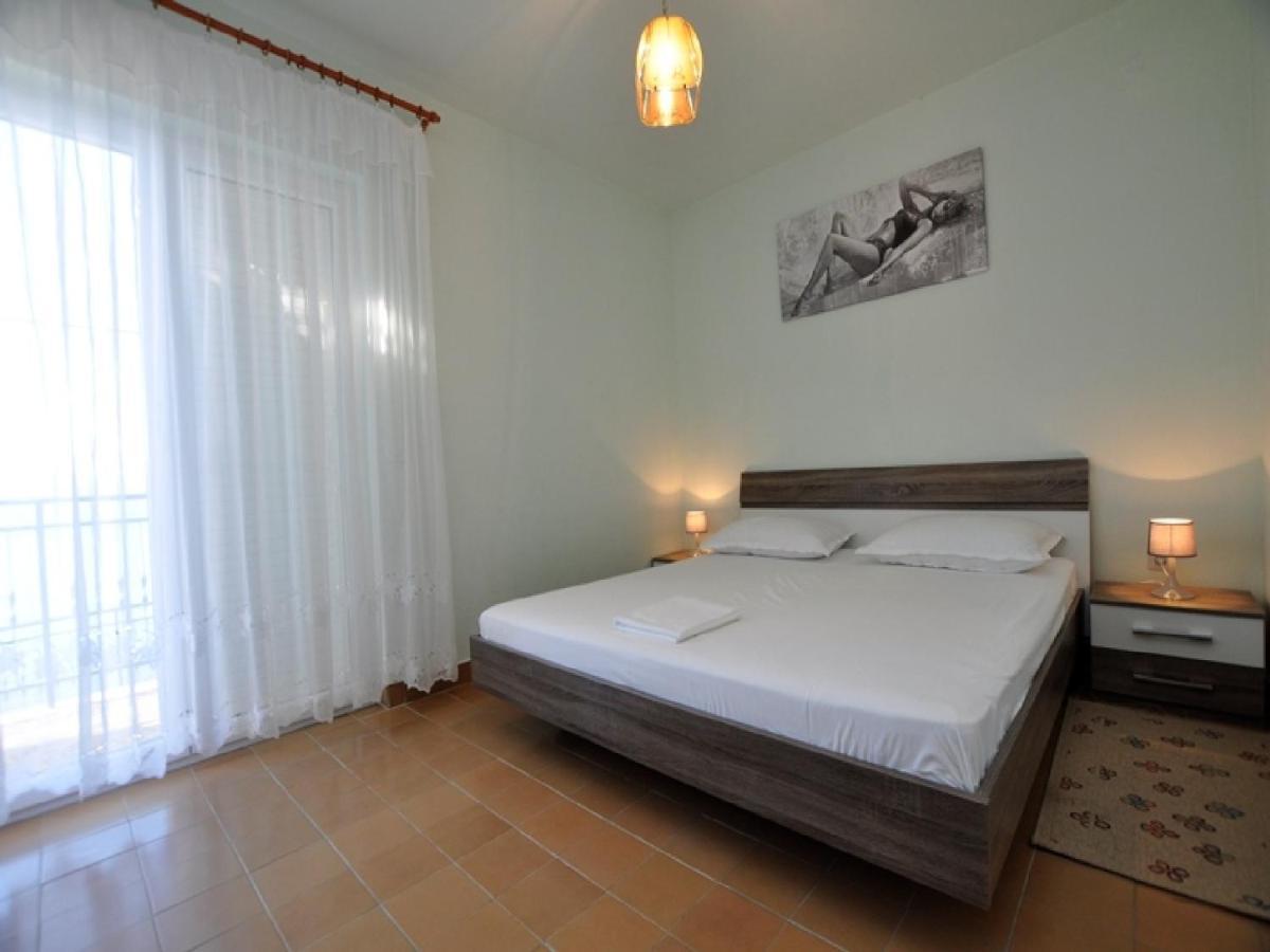 House Karlo Apartments Omis Exterior photo