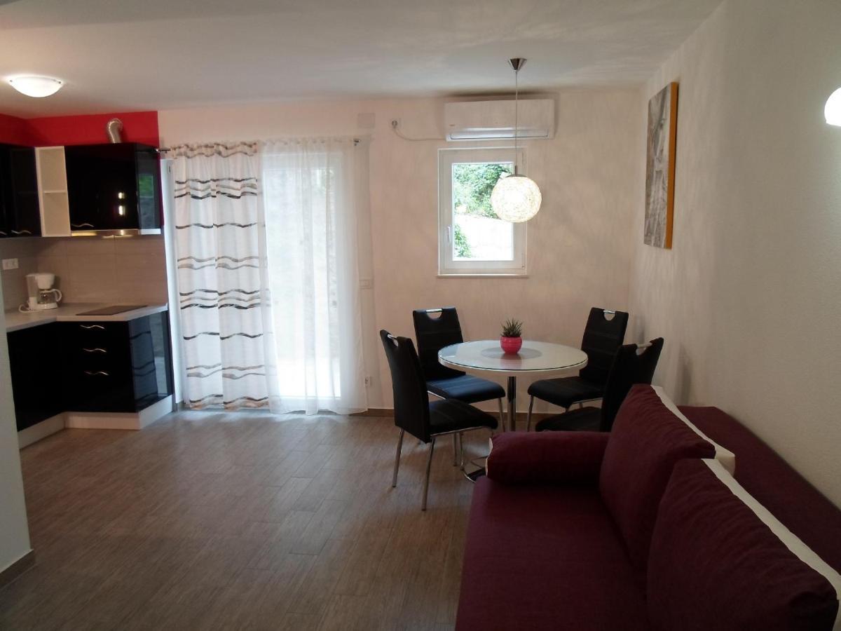 House Karlo Apartments Omis Exterior photo