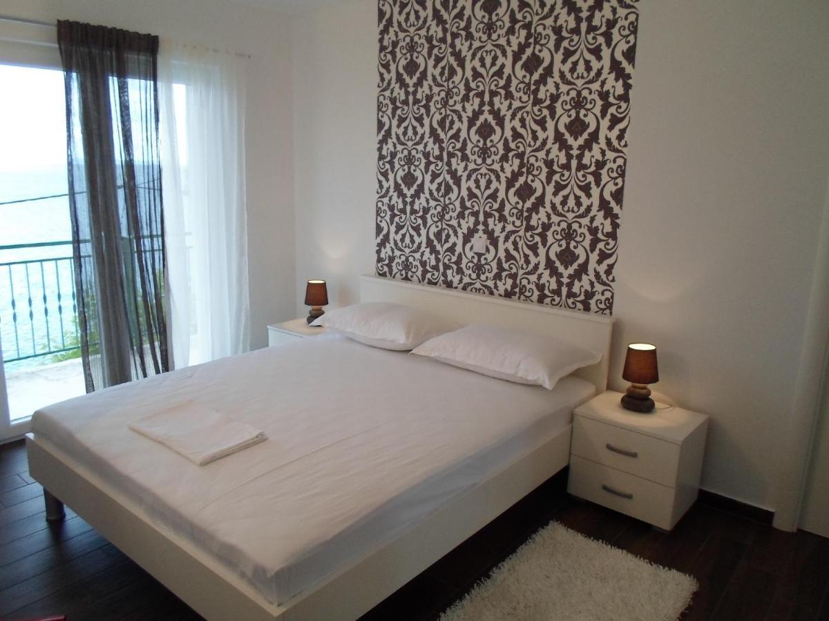 House Karlo Apartments Omis Exterior photo