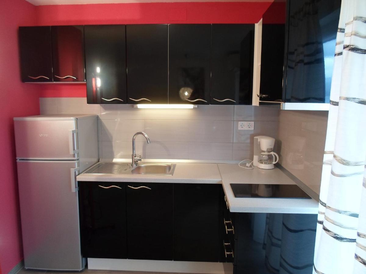 House Karlo Apartments Omis Exterior photo