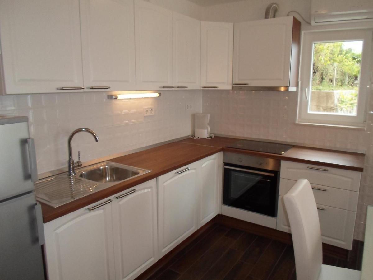 House Karlo Apartments Omis Exterior photo